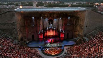 12 самых удивительных и впечатляющих театров мира323