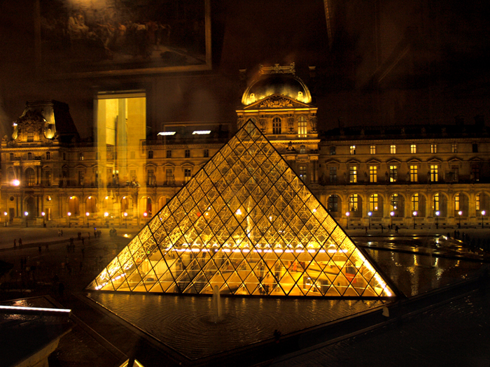 Пирамида Лувра Фото Amber Lacerta