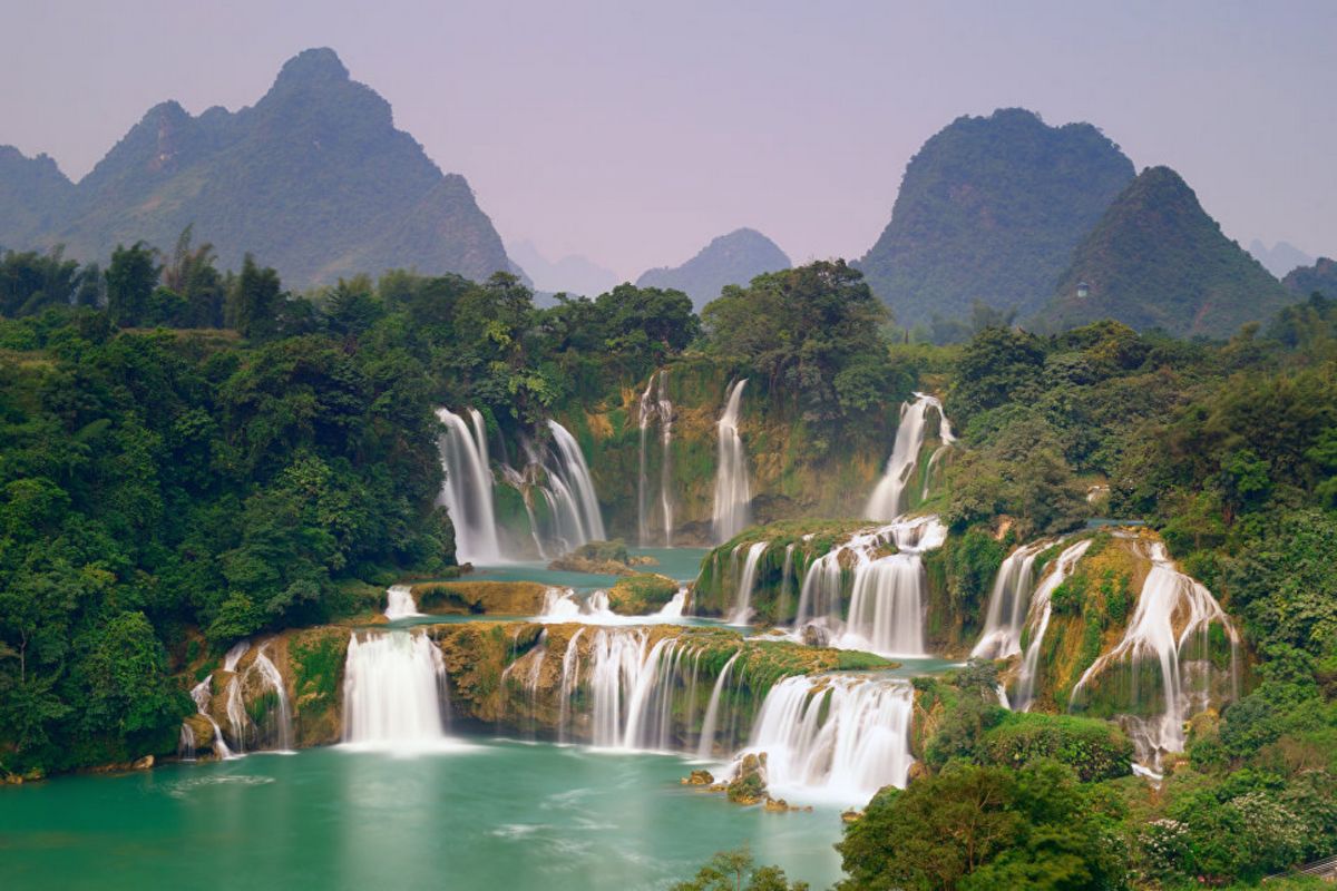 Водопад Дэтянь на границе Китая и Вьетнама