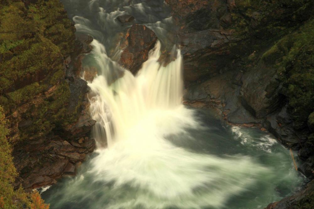 Водопад Хельмкен, Канада