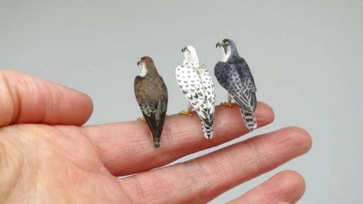 Биологически точные скульптуры животных размером меньше ногтя