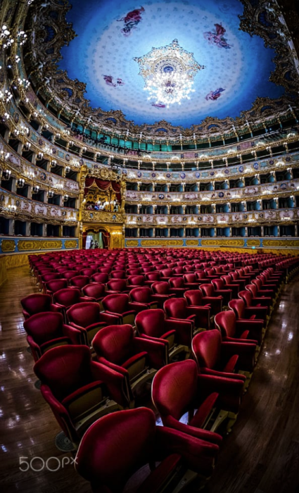 Театр La Fenice в Венеции, Италия