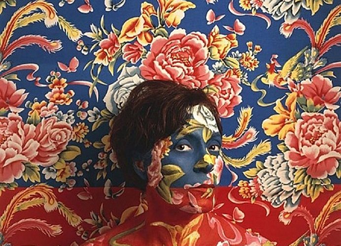 Цветочный орнамент в качестве камуфляжа. Необычный бодиарт от Cecilia Paredes